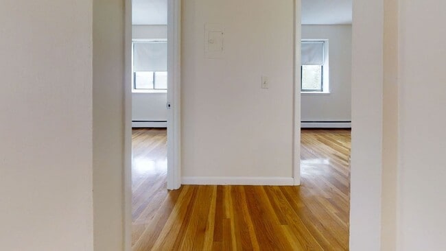 Building Photo - Avl NOW No Fee! Spacious 1BR with AC, dish...