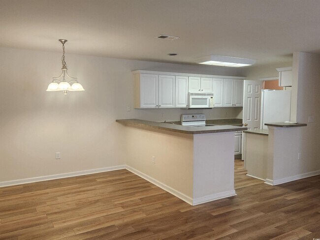 Building Photo - 17 Pistachio Loop