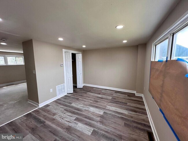 Foto del edificio - 8039 Gough St