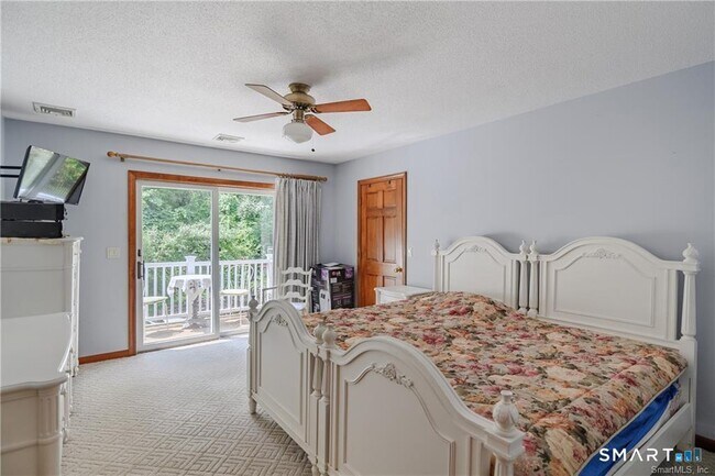 Foto del edificio - 144 Munn Rd