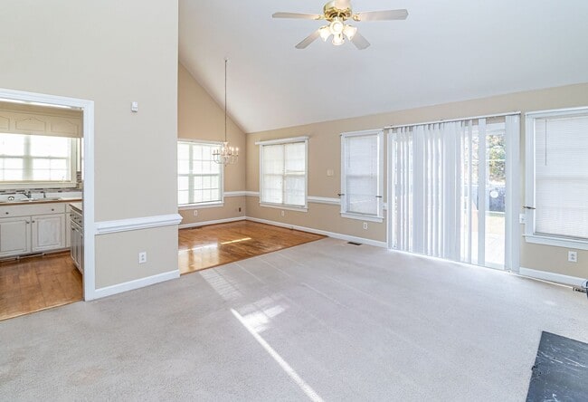 Building Photo - MUST SEE 3 BR | 2 BA w/ Finished Bonus Roo...