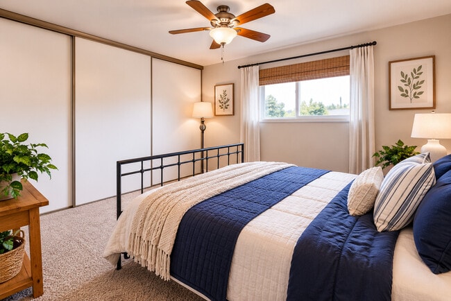 Habitación estándar en los apartamentos Greentree Village. - Greentree Village Apartments
