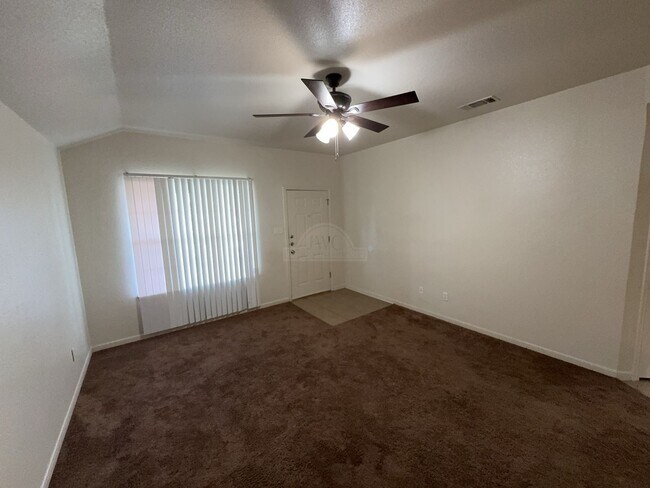 Foto del edificio - 1405 Cinch Dr