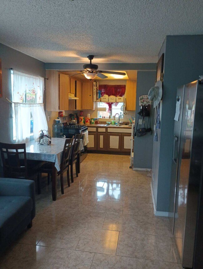 Foto del edificio - 1423 S McBride Ave