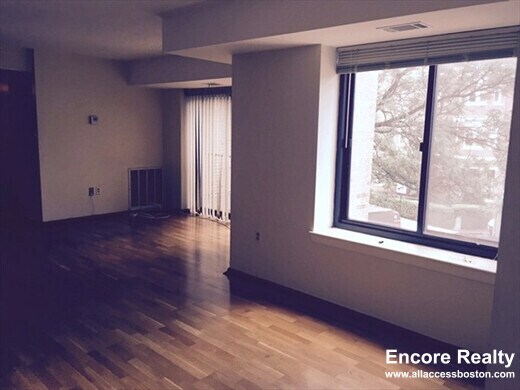 Foto del edificio - 1243 Beacon St