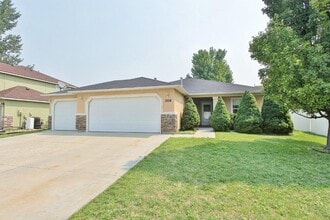 Building Photo - 1208 N Cheshire Dr