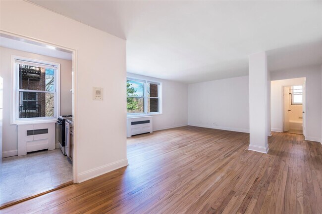 Foto del edificio - 1133 Midland Ave