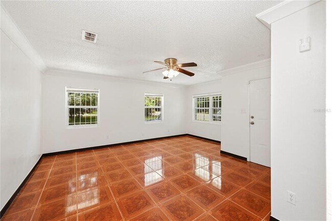 Foto del edificio - 808 S Ivey Ln
