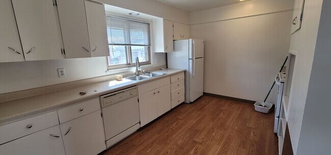 Foto del edificio - 2 bed 1 bath Sparks Duplex Home for Rent