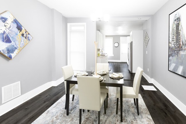 Building Photo - 2839 Parkwood Ave