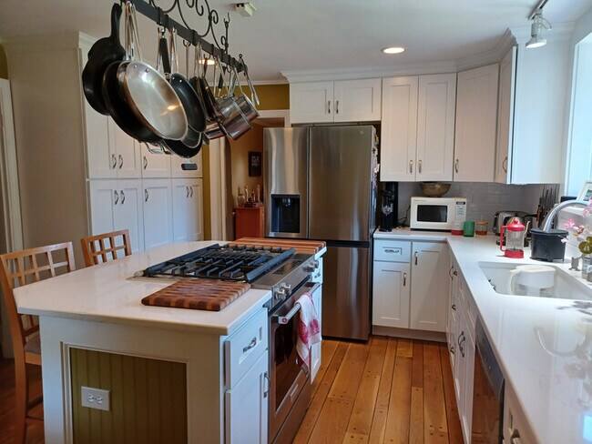 Foto del edificio - 340 Brook Rd