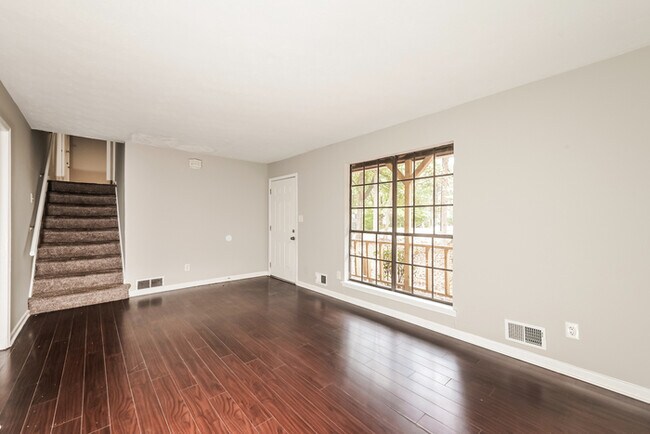 Foto del edificio - 6957 Cedar Hill Ct