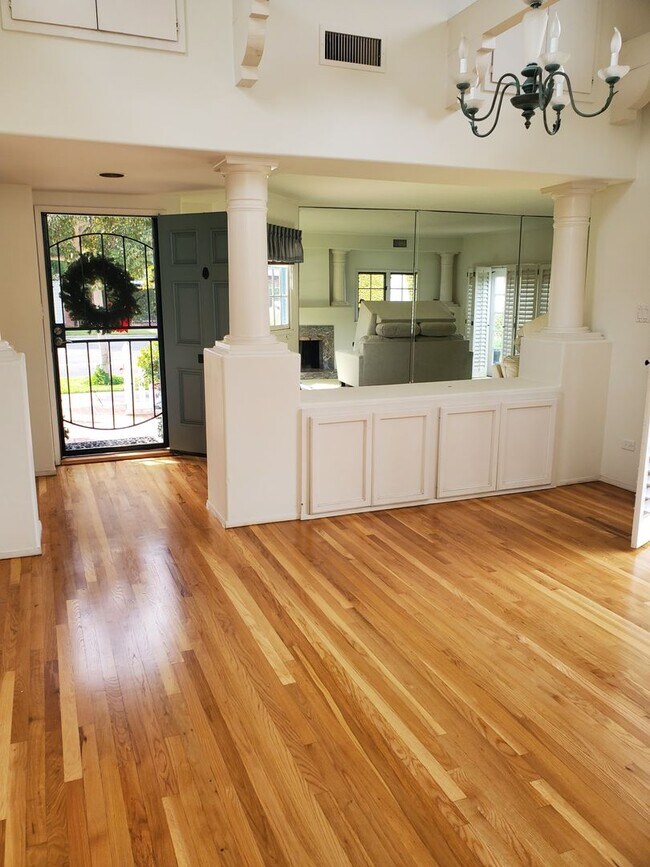 Building Photo - Traditional Coronado Home with Tons of Out...