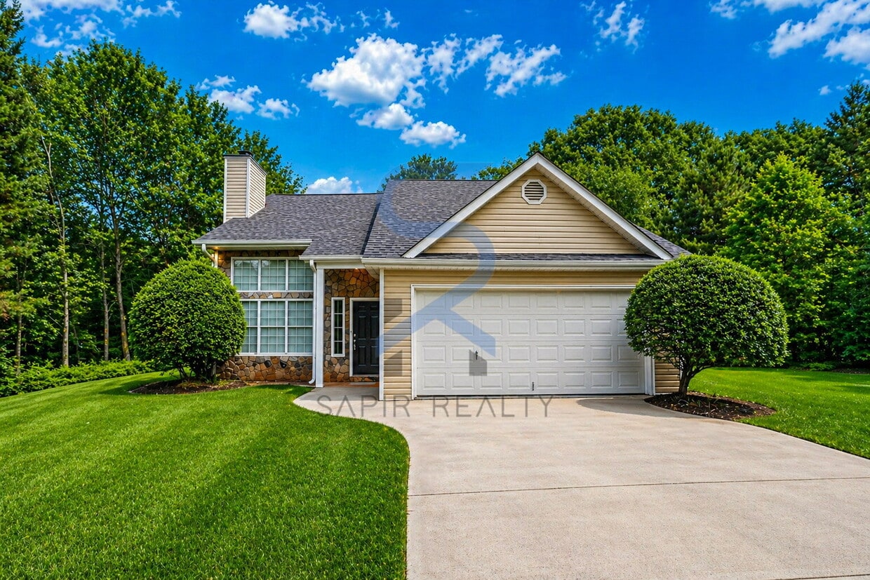 Room for Everyone (and Pets!) – 4BR/2BA in Covington - Charming 4-Bedroom Home with 2 Full Baths in Covington's Dove Pt!