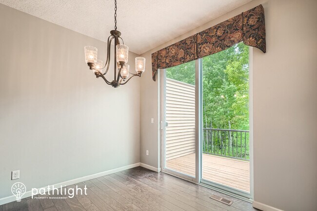 Foto del edificio - 14388 Parkside Court Northwest, Prior Lake...