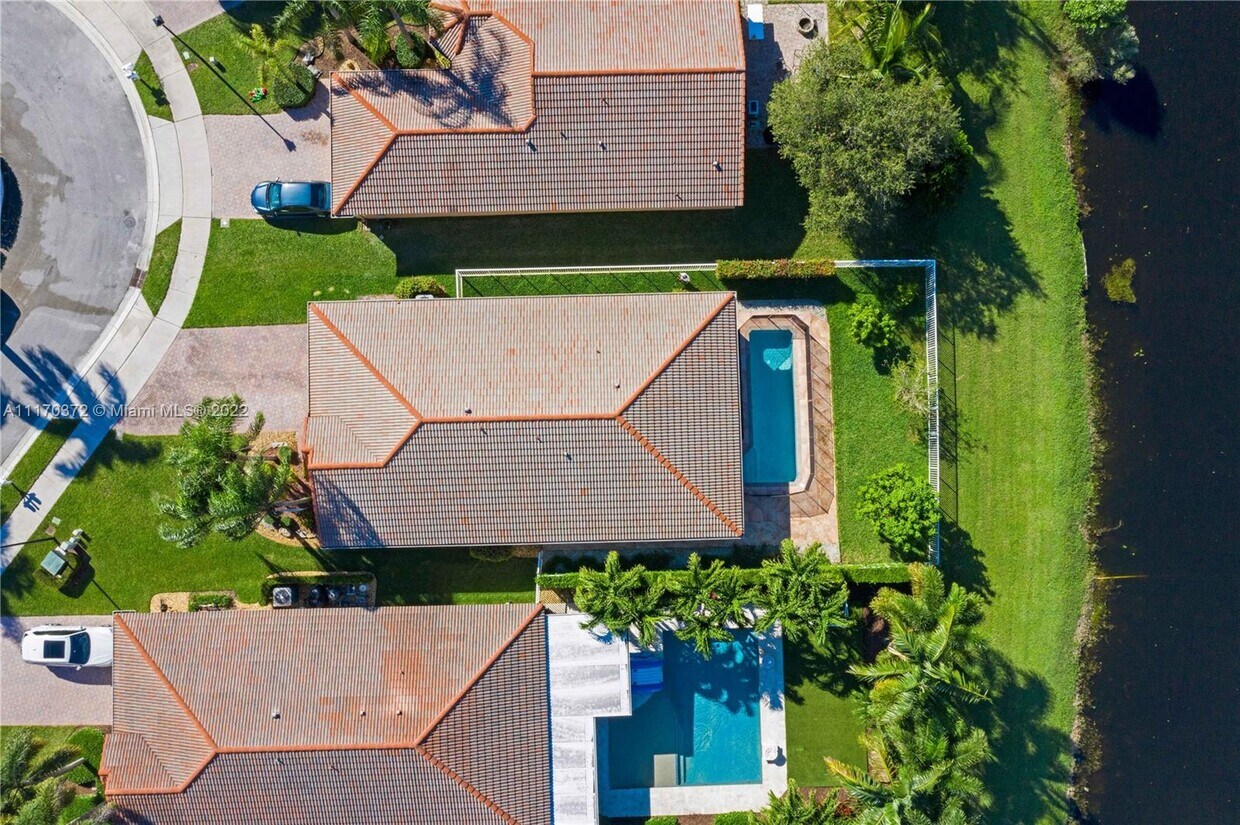 Primary Photo - 3842 Pebblebrook Ct