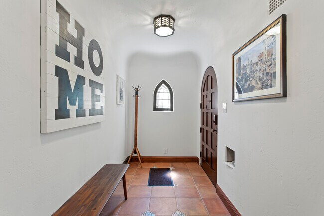 Foto del edificio - 1241 Hi Point St