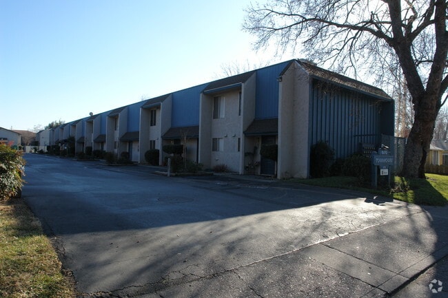 Building Photo - Rio Townhouses