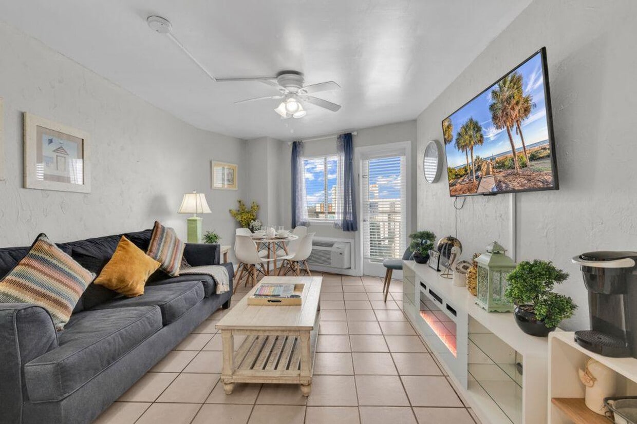 Foto principal - 2001 S Ocean Blvd