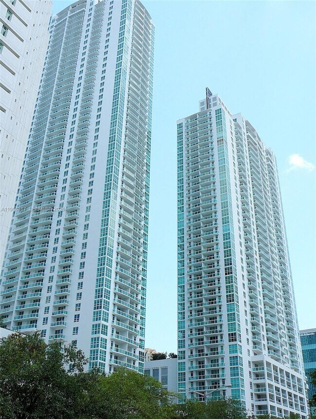 Building Photo - 951 Brickell Ave