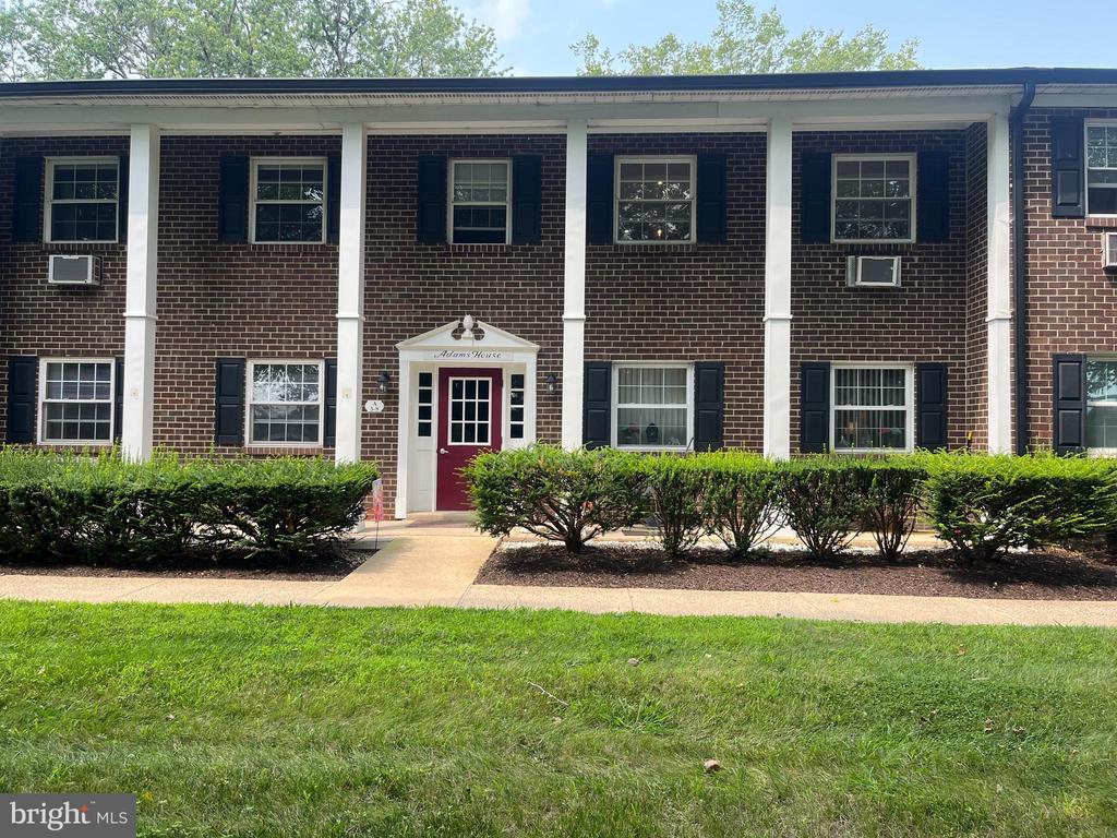 Foto principal - 4701 Pennell Rd