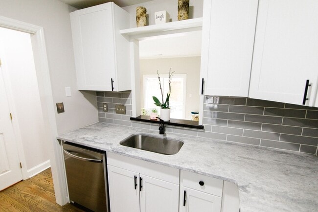 Foto del edificio - 510 N Poplar St