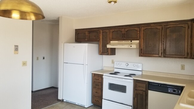 Photo - 2 Bed, 1 & 1/2 Bath, 1 Car Garage Duplex off of Patterson!!!! Townhome