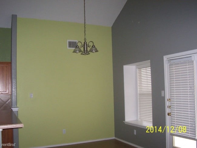 Building Photo - 6104 Blayney Dr