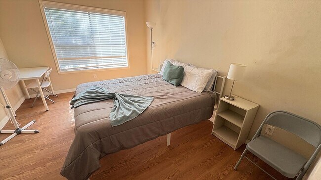 Foto del edificio - 915 W 23rd St