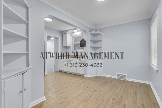 Foto del edificio - This beautifully updated 4-bedroom, 2-bath single-family home is ready for move-in!