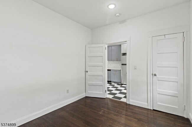 Foto del edificio - 512-514 Broadway