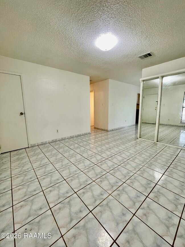 Foto del edificio - 203 Crystal Ln