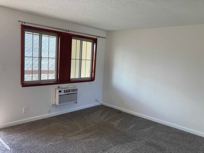 Building Photo - 409 S 10th Avenue