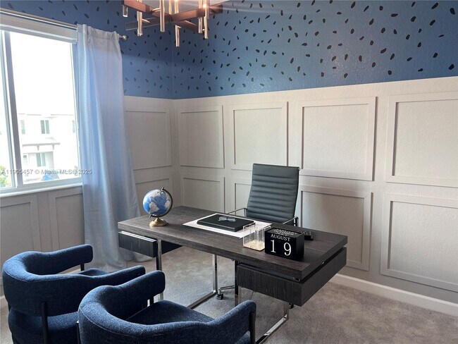 Building Photo - 640 SE 14th St