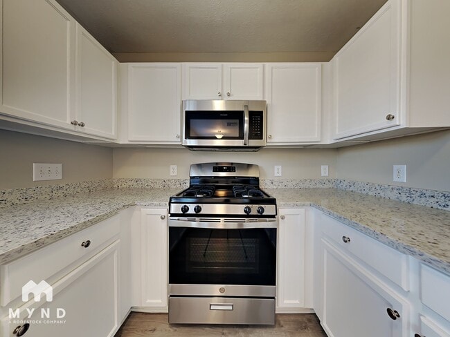 Building Photo - 9027 Farm Ridge Ln