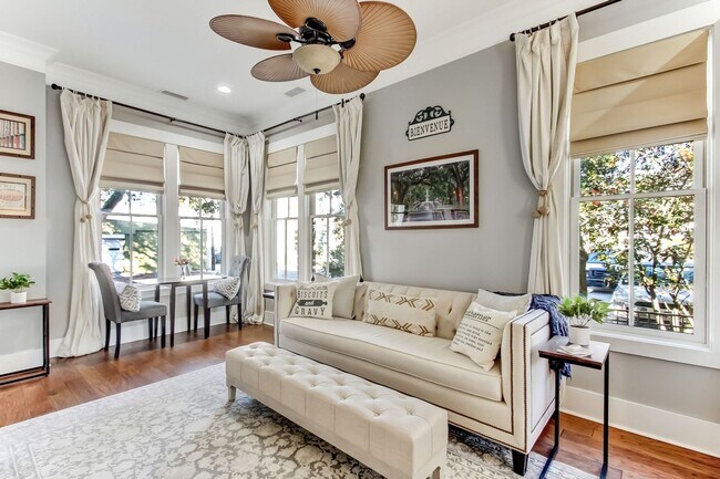 Foto del edificio - Luxury 3BR Townhome  in Savannah