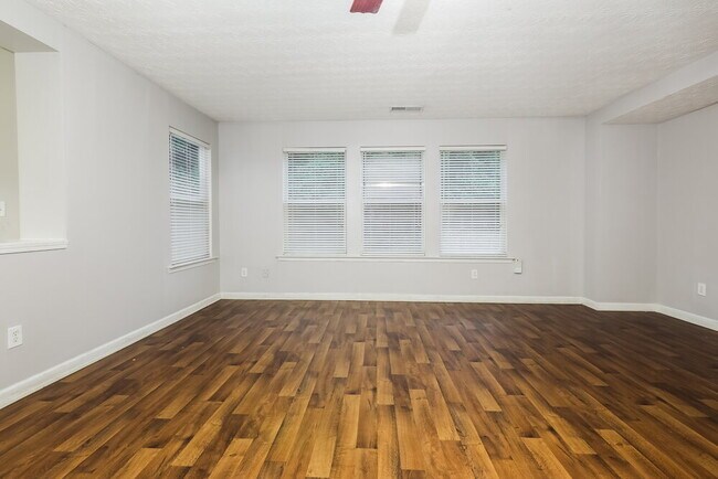 Foto del edificio - 2894 Edgewater St SW