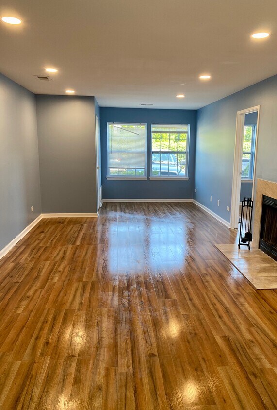 Primary Photo - 1362 E Wyndham Cir