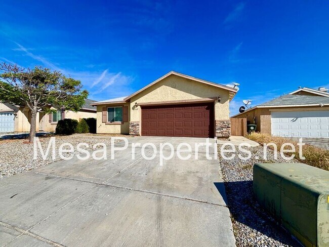Building Photo - 12068 White Oak Ct