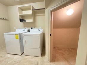 Building Photo - 179 Hearthshire Cir