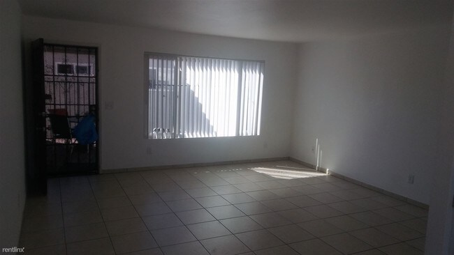 Building Photo - 213 Ebony Ave
