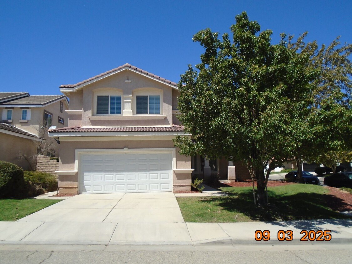 Foto principal - Immaculate 2 Story Within Walking Distance...