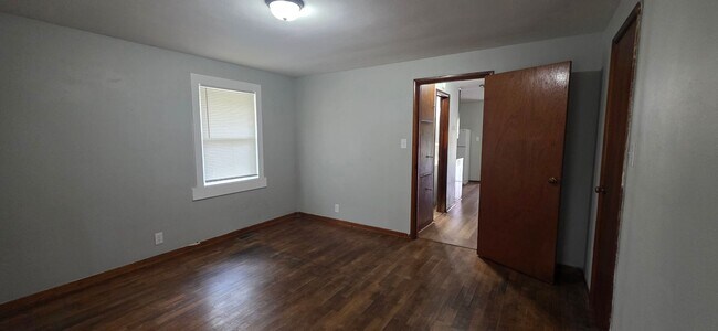 Building Photo - 2112 Rangeline Rd