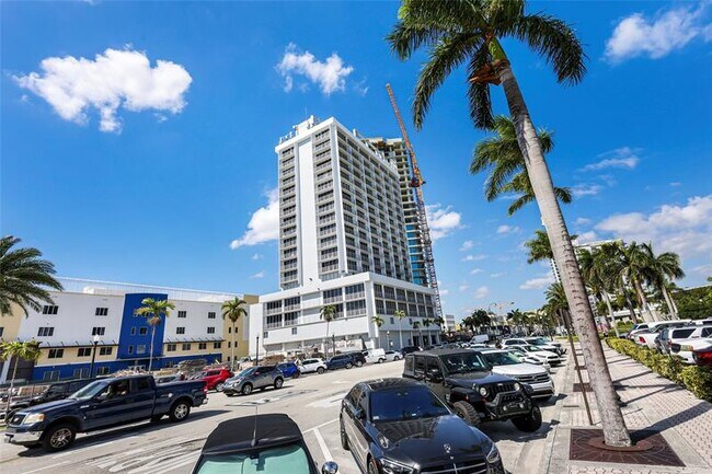 Foto del edificio - 1720 Harrison St