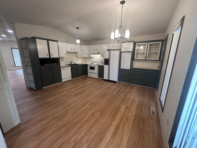 Building Photo - 1211 Zeta Ct