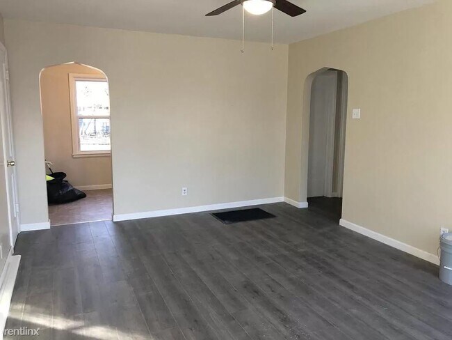 Building Photo - 1148 N Terrace Dr
