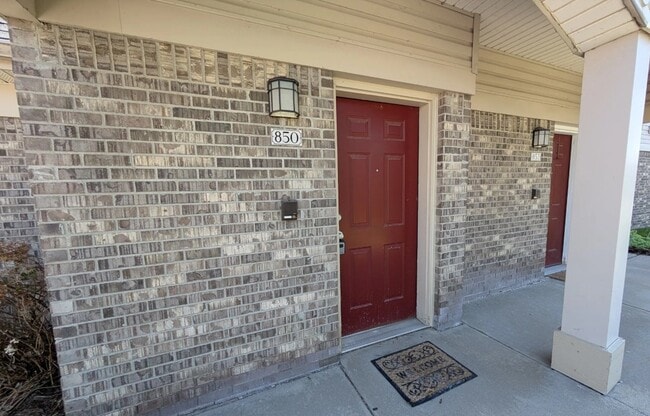 Building Photo - 850 Amanda Ln