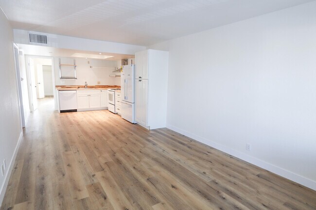 Foto del edificio - 9647 Spyglass Ave