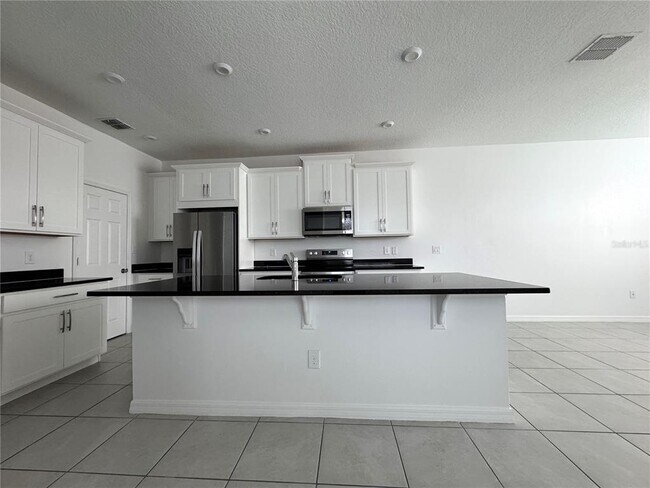 Foto del edificio - 8973 Matriarca Aly