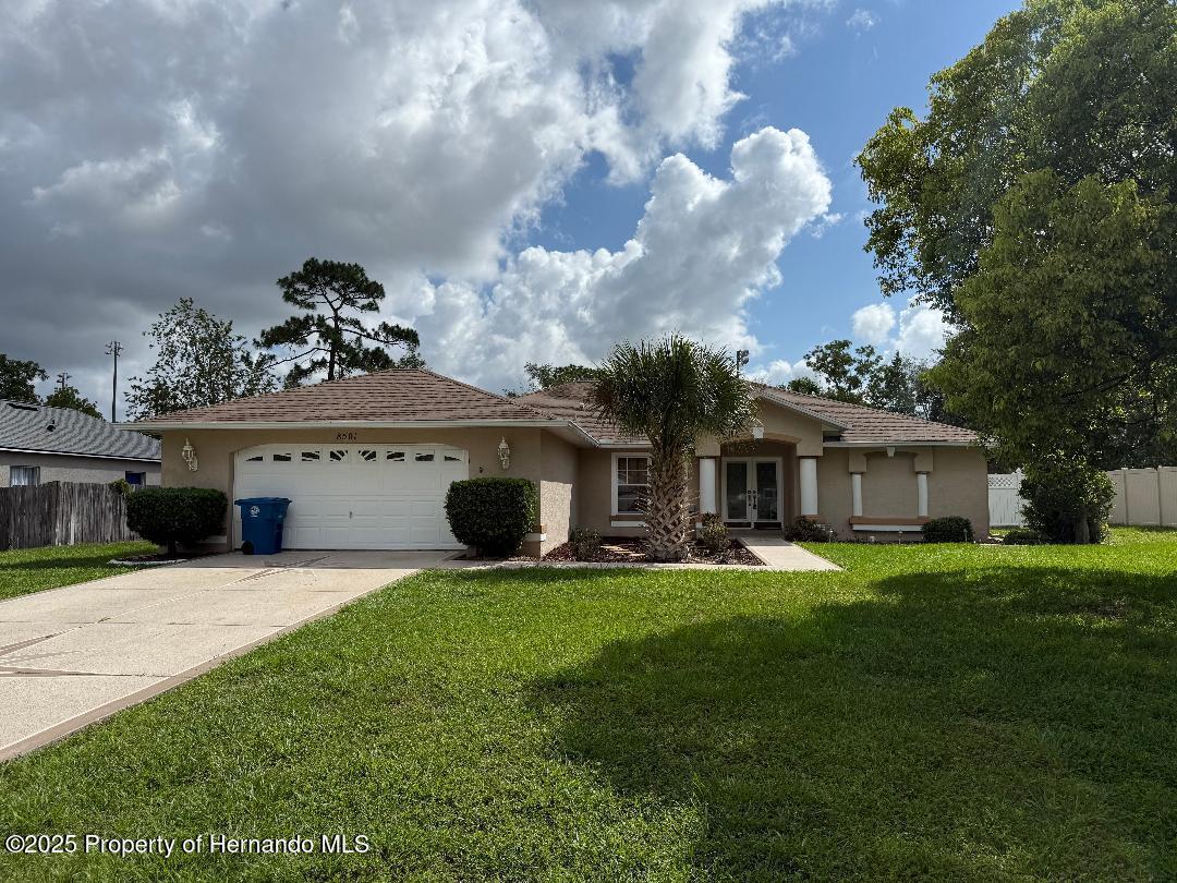 Foto principal - 8501 Boyce St